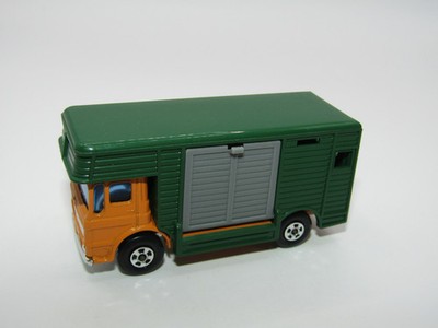 Matchbox Superfast 17A Pferdebox orange Cab grüne Box graue Tür