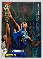 95-96 Fleer Kevin Garnett HOF Rookie Card (Minnesota Timberwolves) #293. rookie card picture