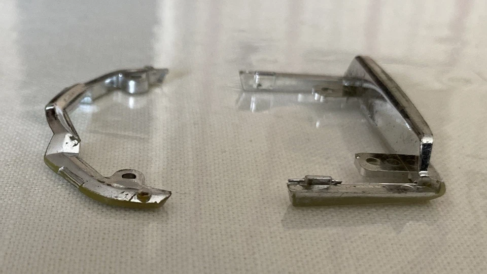 DINKY TOYS #1435 CITROEN DS PRESIDENTIELLE PARE CHOCS AVANT & ARRIÈRE SCALE 1/43 - Photo 2/4