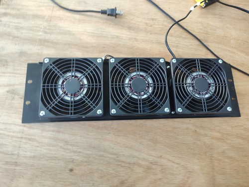 GRIFFIN Rackmount Cooling Fan | 3U Ultra-Quiet Triple Exhaust  IT Studio Gear - Picture 3 of 6