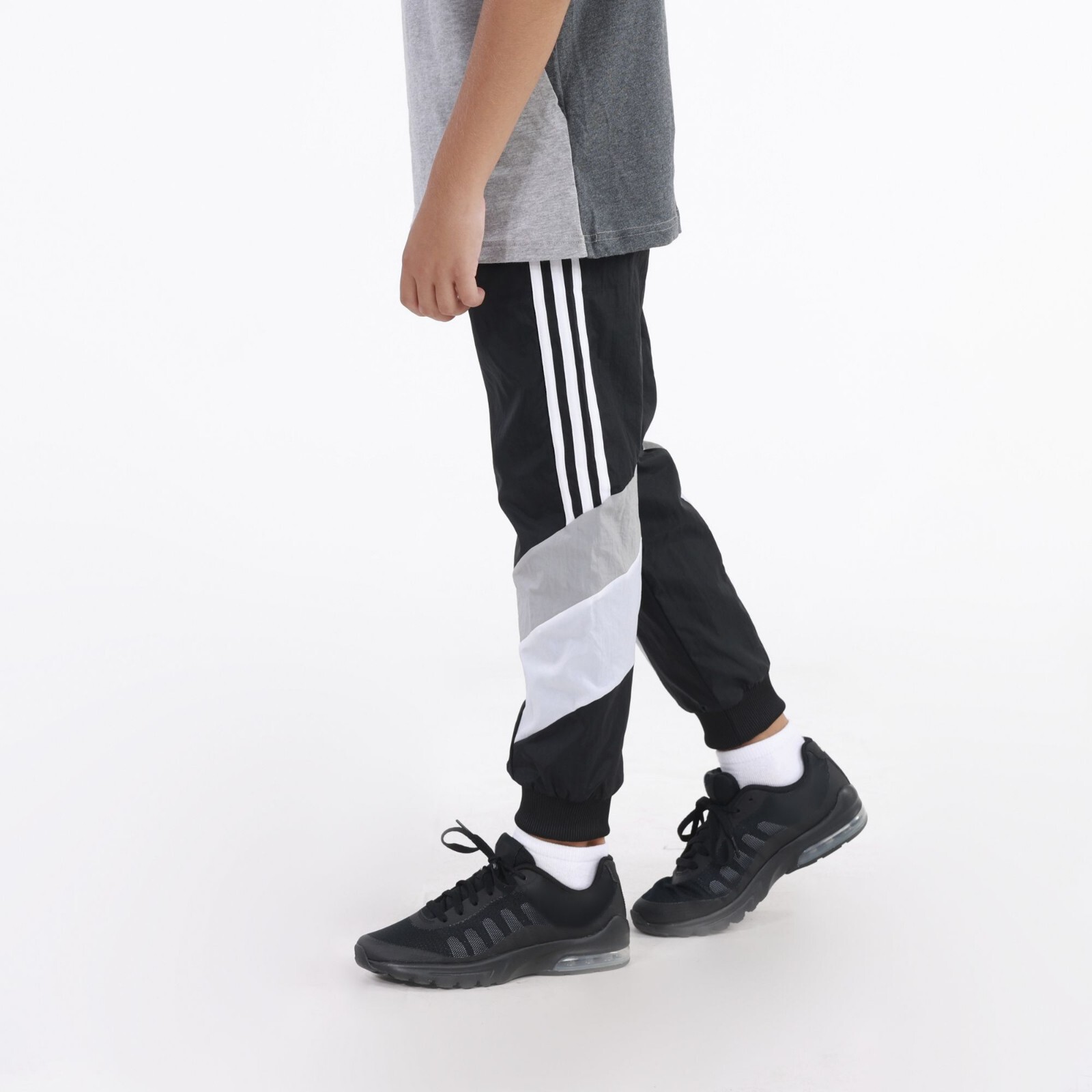 ADIDAS PERFORMANCE BOYS COLORBLOCK WOVEN TRACKSUIT BOTTOMS FOOTBALL SIZE 13-14 Y