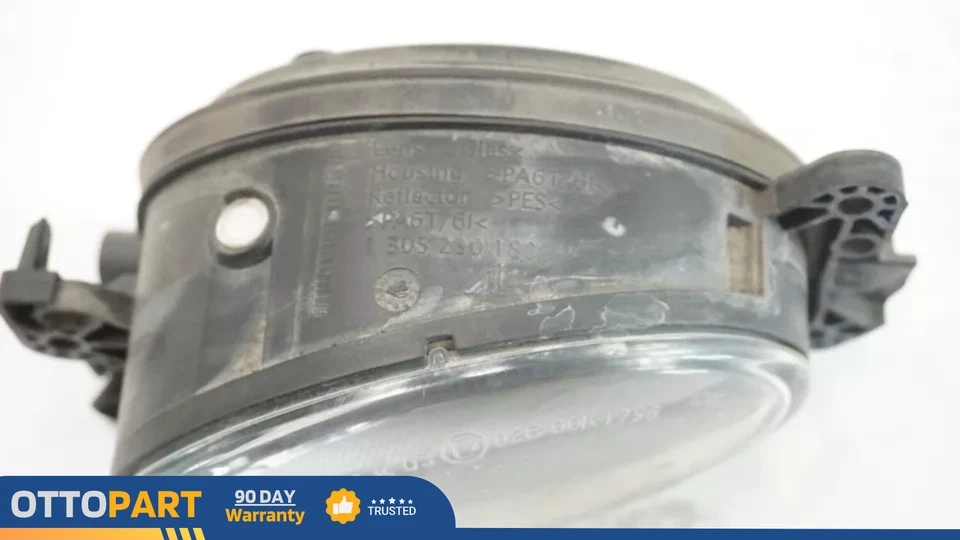 Faro antiniebla delantero izquierdo del lado del conductor Mercedes CLK350 E350 2006-09 FABRICANTE DE EQUIPOS ORIGINALES Foto 2 de 4