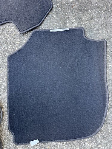 Juego de 4 alfombrillas de nailon negras Honda HR-V 2016-2024 usadas - Imagen 5 de 7