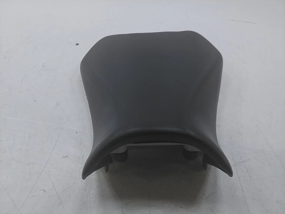 Suzuki GSXR750 2018 asiento delantero. 45300-14J10-DW2 Foto 3 de 4