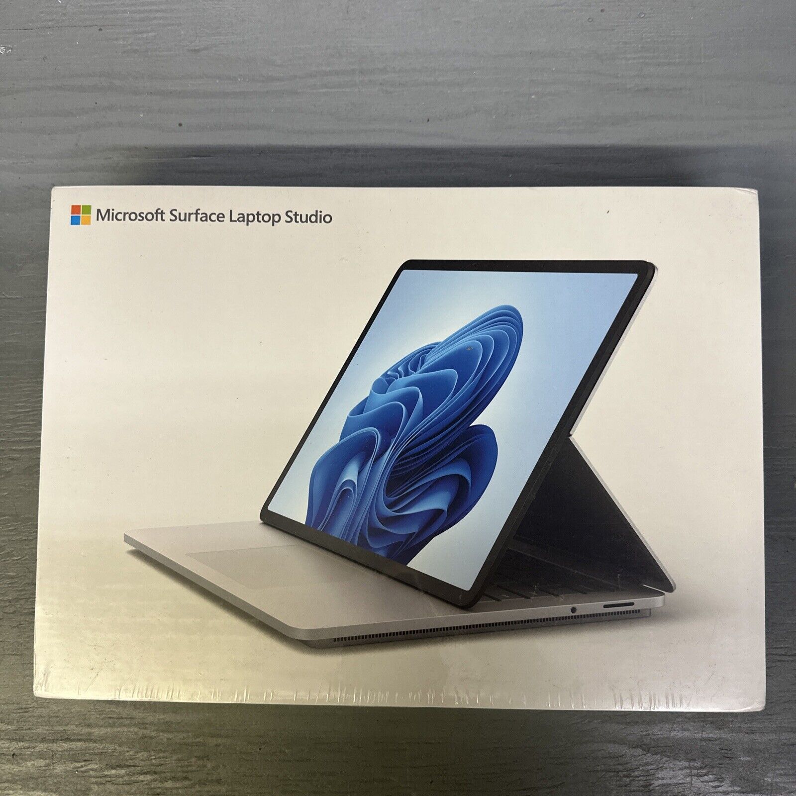 Microsoft Surface Laptop Studio - 14.4 Touchscreen - Intel® Core™ i7 -  32GB Memory - 1TB SSD - Platinum 