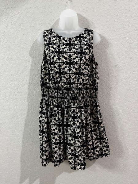 Universal Thread XL Floral Smocked Waist Sundress Black Cream Tie Back Pockets