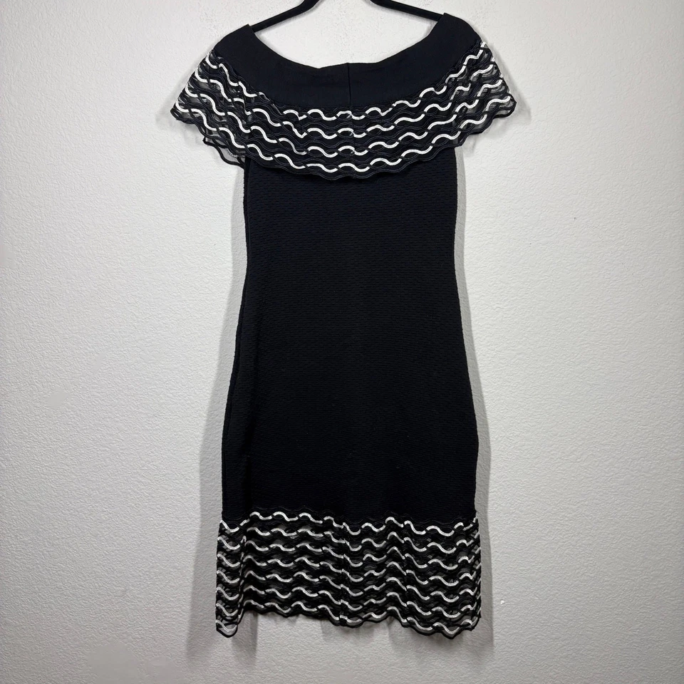 Vestido Suéter Lela Rose Talla Mediana Onda Encaje Fuera del Hombro Negro Lana Foto 3 de 4