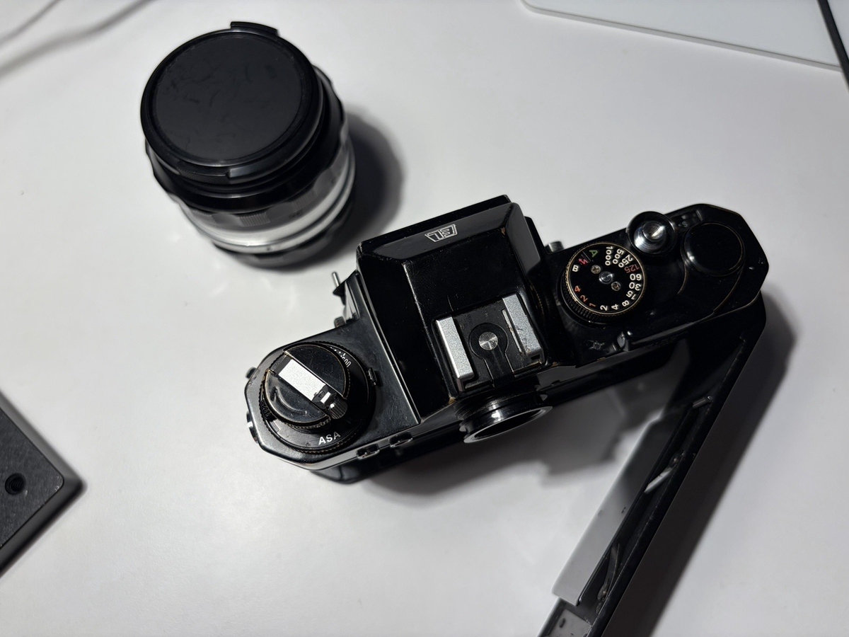 Nikon Black Nikkormat EL with Nikkor-S.C. Auto 50mm f1.4 Lens READ