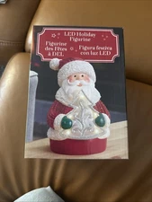 LED Holiday Figurine Santa HOLDING TREE 6HR/18HR TIMER New in Box ~ Works