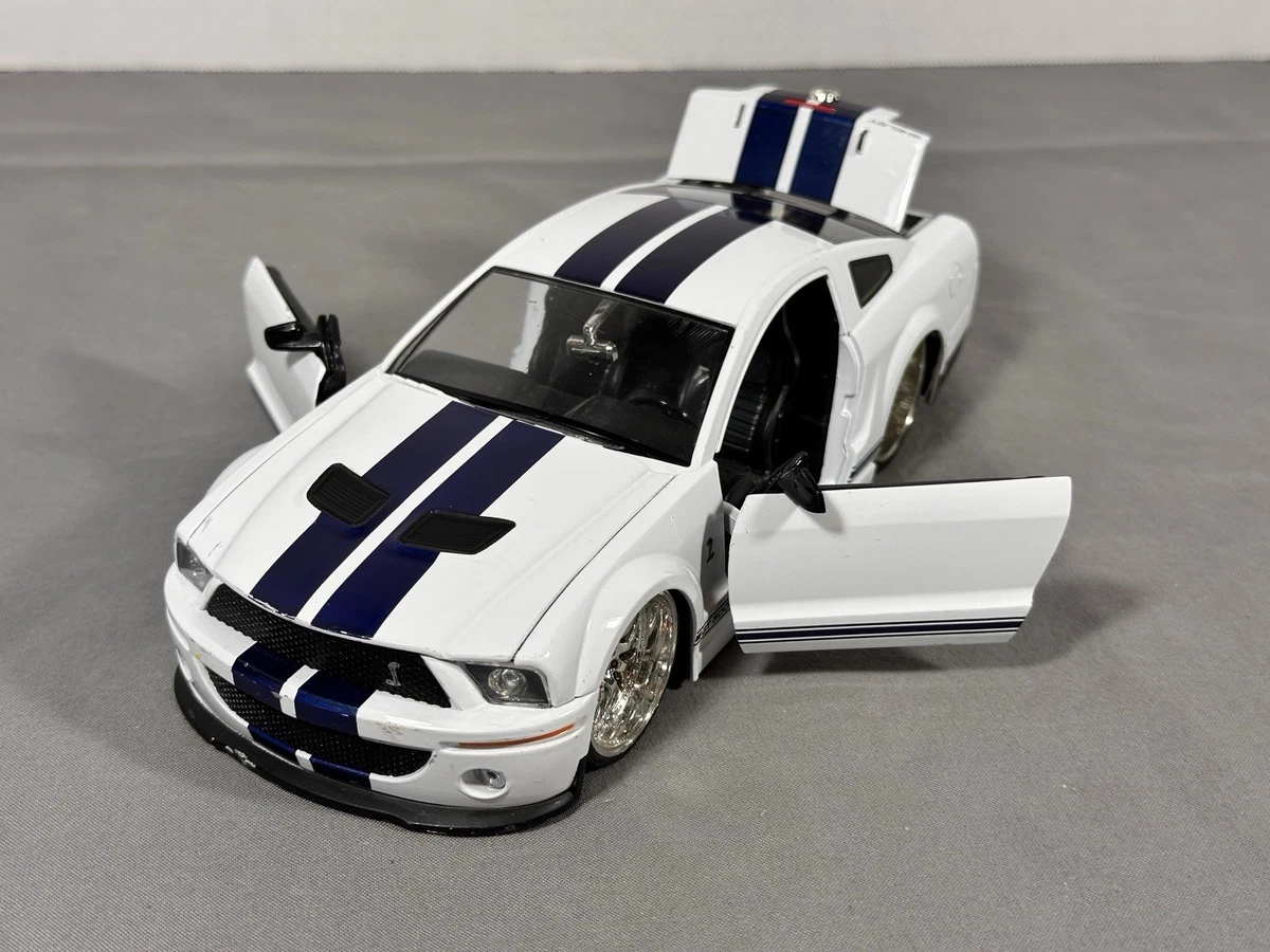 Ford Shelby Mustang GT500 2007 Vehicle Year Contemporary