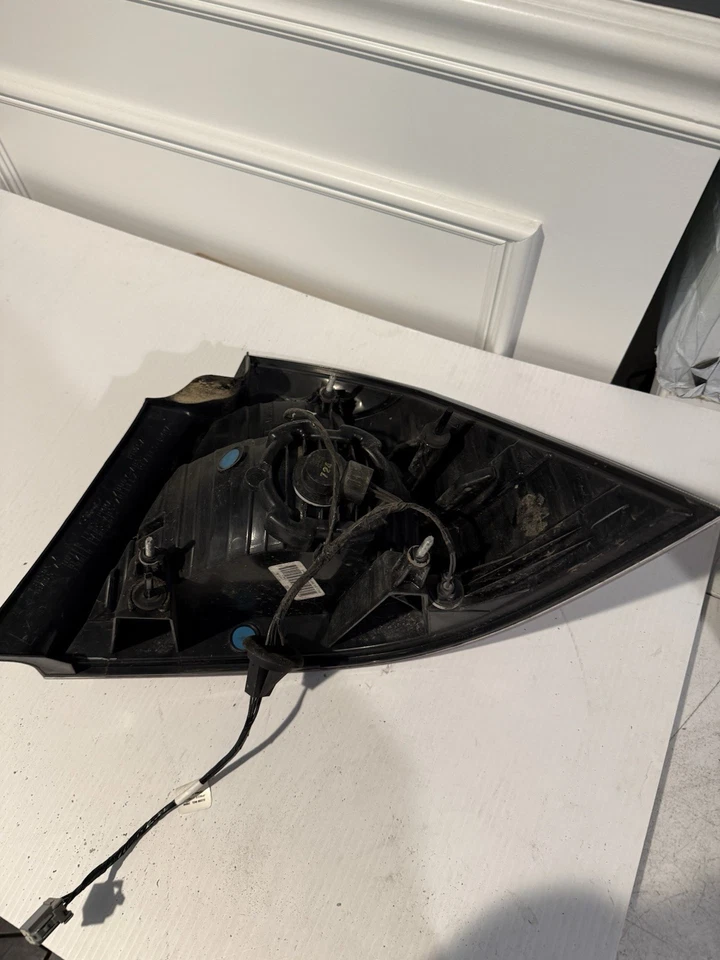 2008 2009 FORD TAURUS TAIL BRAKE LIGHT ASSEMBLY DRIVER LEFT SIDE - Image 4 of 4