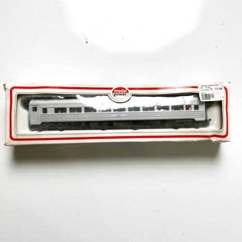 HO “Model Power” 8863 Budd Coach Santa Fe #3075 Car With Box