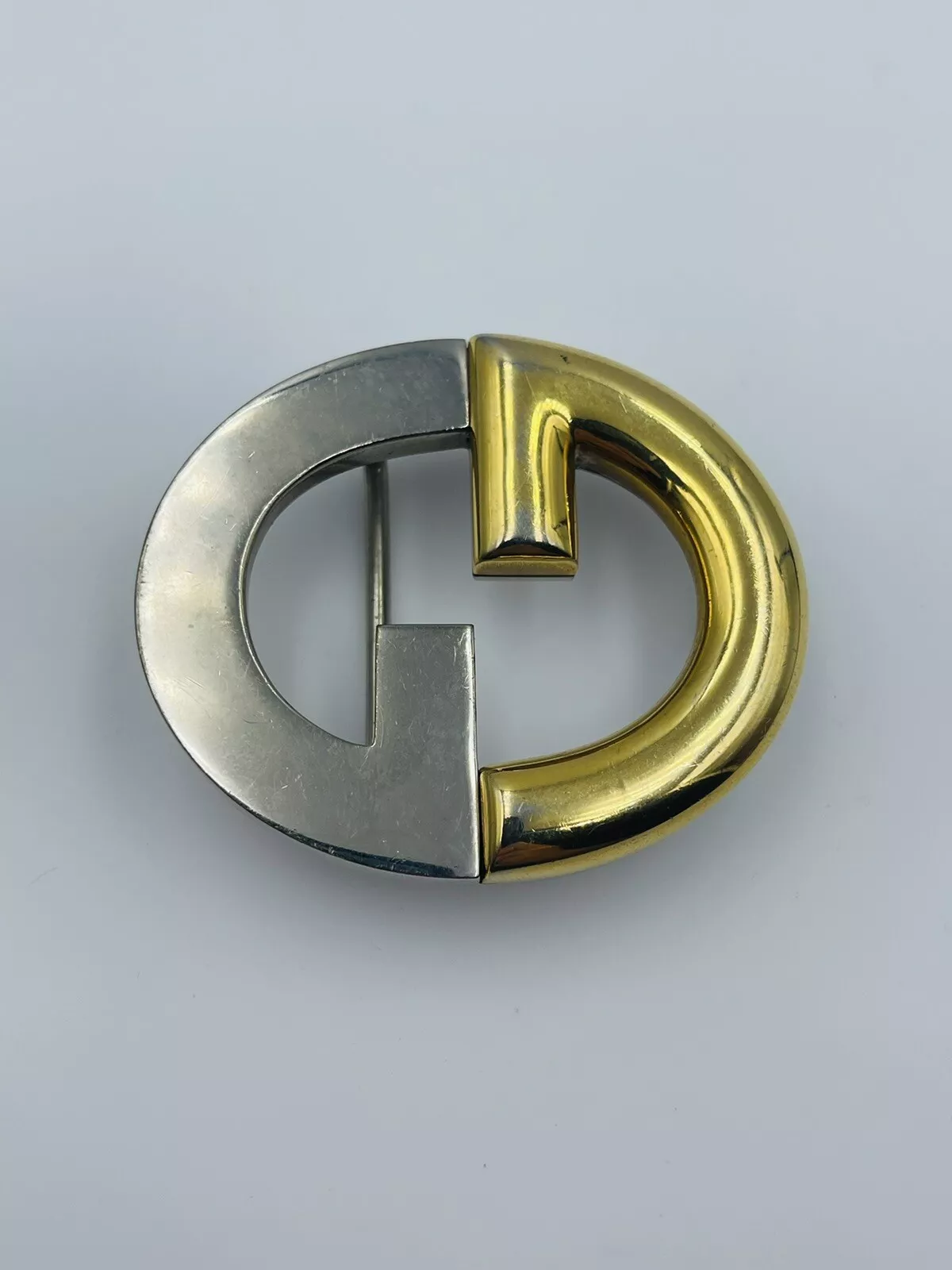 Boucle de ceinture logo logo Gucci Italie vintage plaqué or et ton argent