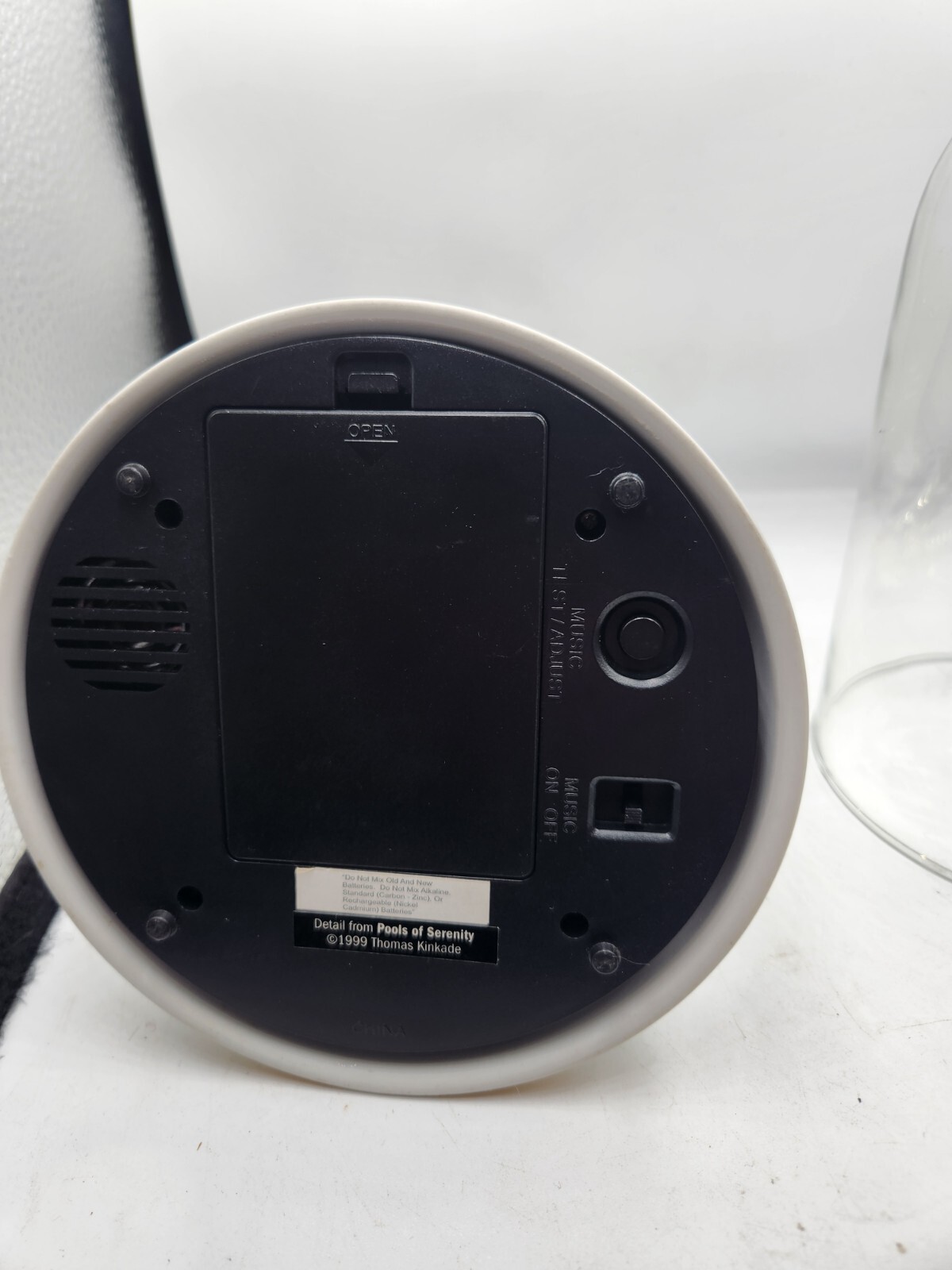 Thomas Kinkade Anniversary Clock with Westminster Chime/Pools of