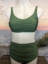 NWT Cupshe Two Piece Swimsuit Size XS Green Scrunched