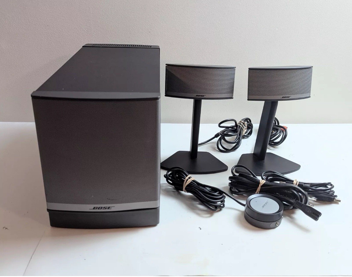Bose Companion 5 Multimedia Speaker System in Graphine