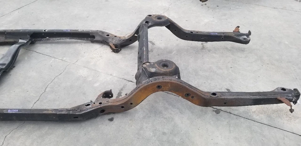 95 CHEVY IMPALA SS COMPLETE FRAME ASSEMBLY - Image 3 of 4