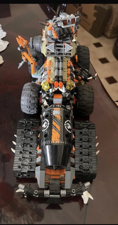 LEGO Ninjago 70654 Dieselnaut, foto 4 di 4