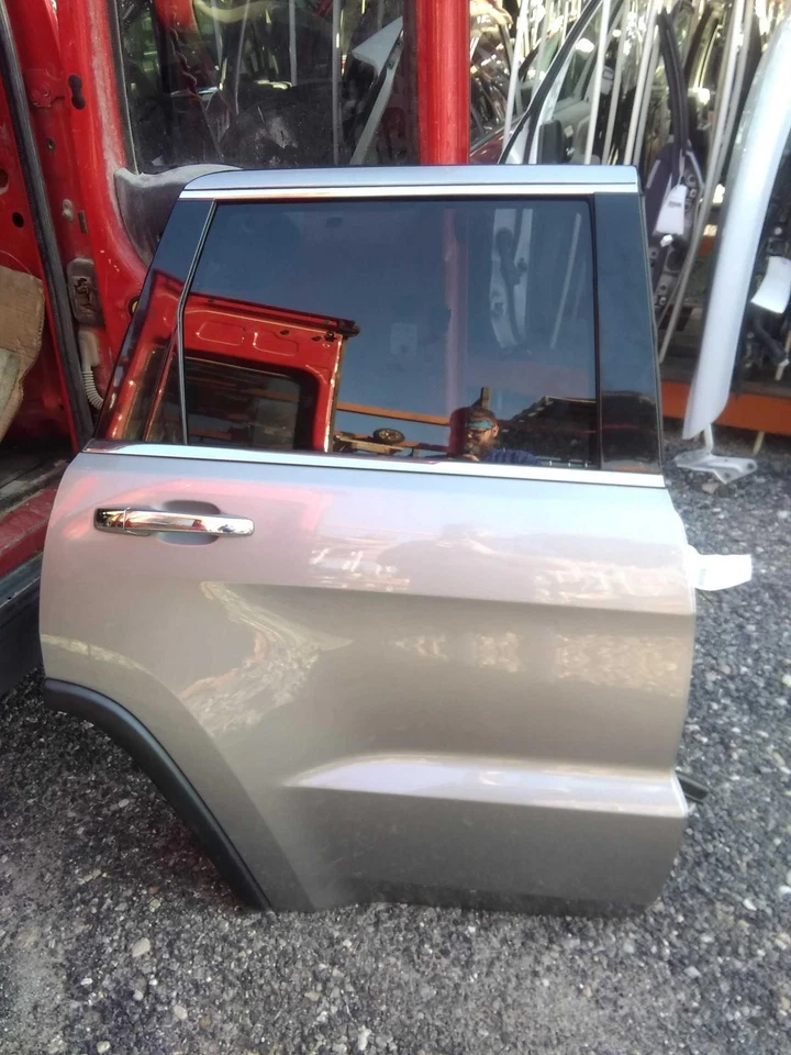 Used Rear Right Door Assembly Rear Side fits: 2014 Jeep Grand cherokee electric Foto 2 de 4