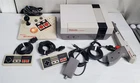 D-936 VINTAGE 1980'S UNTESTED NINTENDO NES CONSOLE BUNDLE-ZAPPER LIGHT GUN, +!