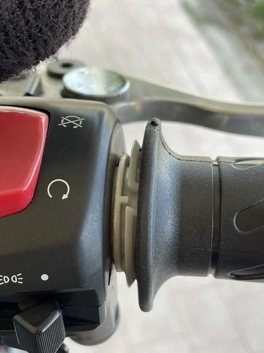 Suzuki XF 650 FREEWIND Coppia Manopole nere Tipo originali Lunghe 124/118 mm = - Foto 5 di 5