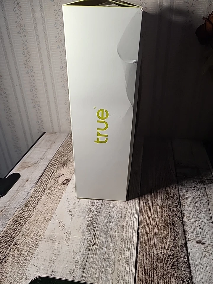 Juego de vajilla roja de True. Acero Inoxidable Completo (Juego de 4) Foto 4 de 4