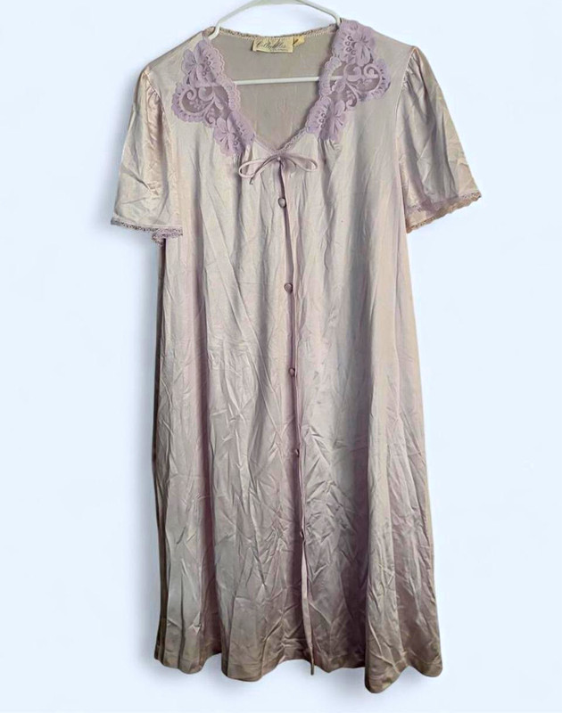 Women’s Beige Satin Nightgown V-Neck Short Sleeve Button Front Lace Bow Size M