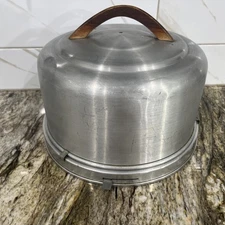 Vntg Mirro 2002M Aluminum Covered Cake Carrier 11 1/2” D Base Wooden Handle 🇺🇸