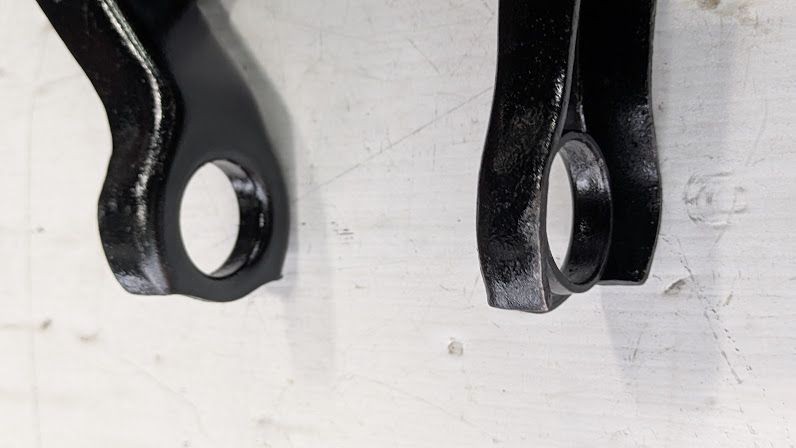 FERRARI 308 PARTS REAR UPER CONTROL A ARM RIGHT SIDE LEVER 104423