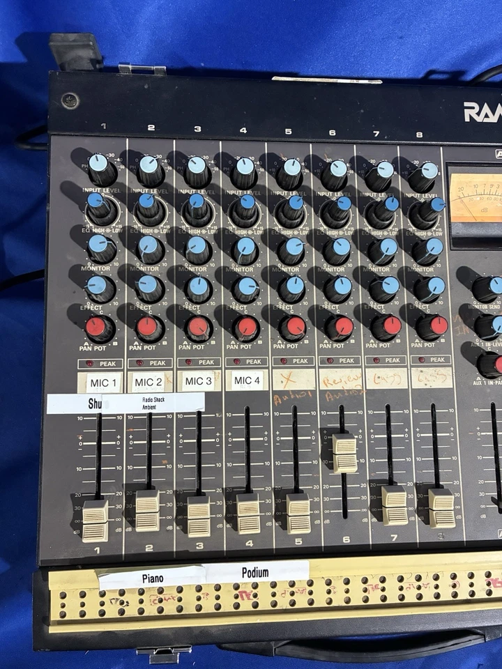 Panasonic Ramsa WR-133 8 canales mezclador preamplificadores y ecualizador ENCENDIDO - PARA REPUESTOS Foto 2 de 4