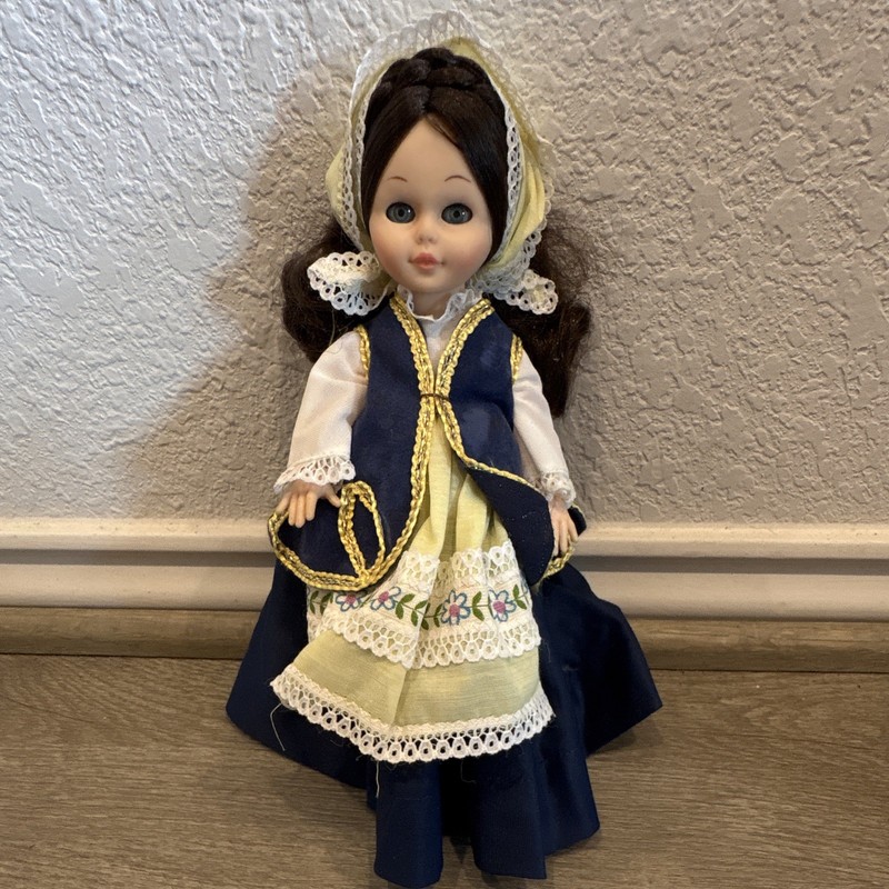 Girl Play Doll Light Complexion Brown Wavy Hair Blue & White Dress Bonnet