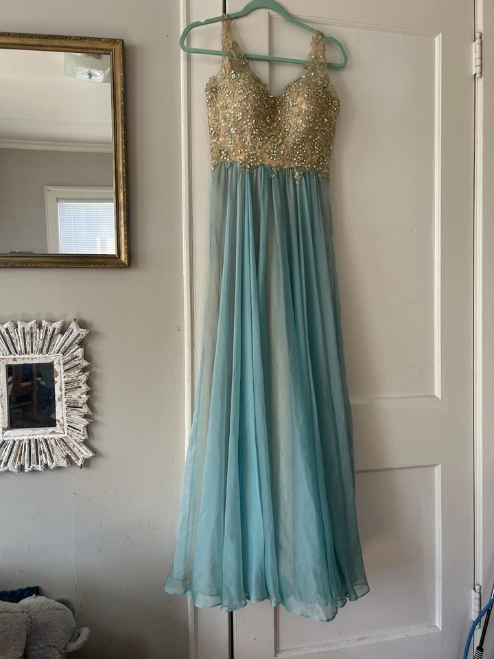 La Femme Sequin Lace Prom Dress Evening Gown Size 4 Worn Once - Image 3 of 4