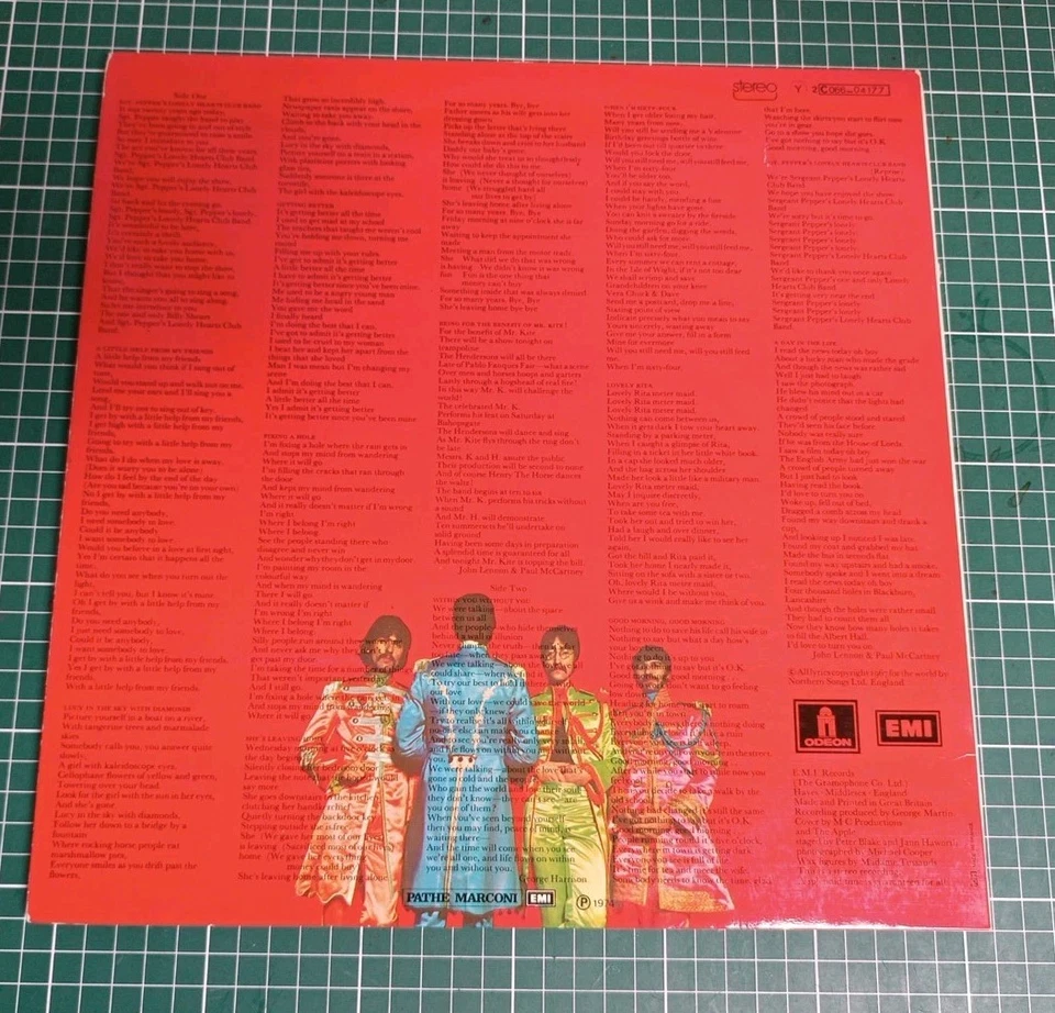 The Beatles Sgt. Pepper's Lonely Hearts Club Band · Lp · 1974, photo 2 sur 4