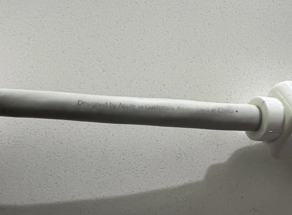 APPLE Mini DVI to Video Adapter to RCA Video / S Video Out MAC Part M9319 - Image 4 of 4