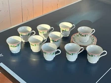 LYNN'S FINE CHINA ST. MARIA CHRISTMAS HOLLY 10 CUPS 4 SAUCERS 1990S