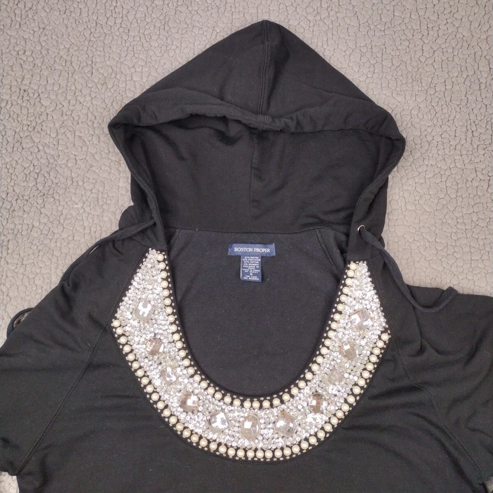 Sudadera con capucha Boston Proper para mujer mediana negra con cuentas estrás lentejuelas tachonadas Foto 3 de 4