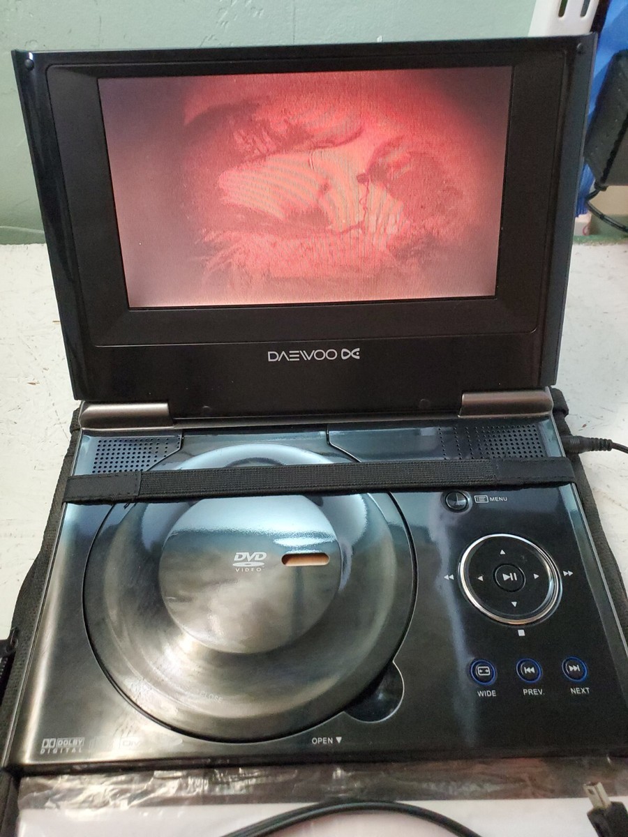 DAEWOO PORTABLE DVD PLAYER DPC-7209ND W/CASE + REMOTE CONTROL+