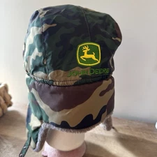 JOHN DEERE  Hat Camo Lined Winter Ski Trapper Hunting Cap Large / X-Large NWOT