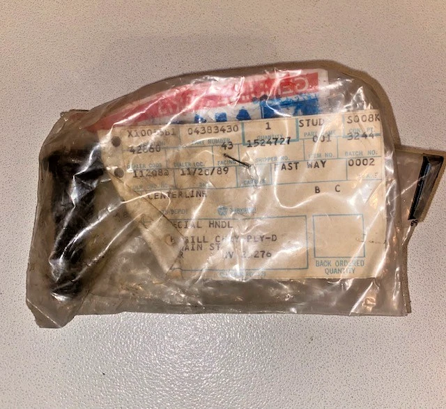 Mopar 1988-1993 nuevo genuino perno de rueda, número de pieza 4383430 Foto 4 de 4