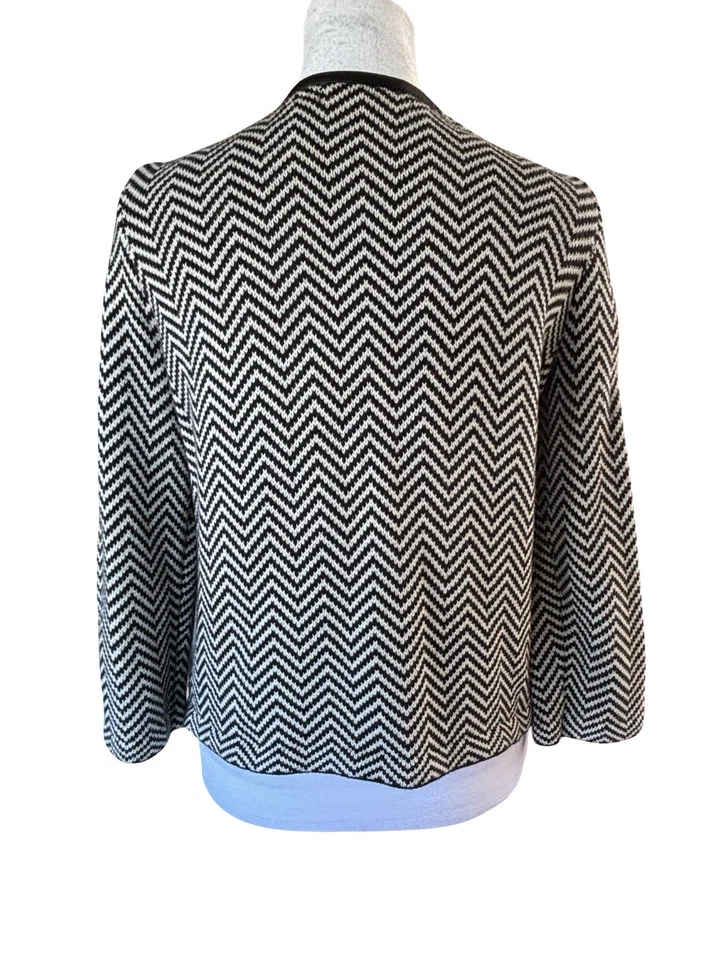 Cárdigan de mujer Preswick & Moore de manga larga con ribete de cuero talla pequeña Foto 2 de 4