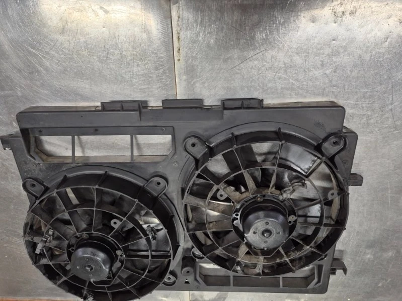 Conjunto de ventilador y cubierta de radiador Camaro/Firebird 1993-1997 - Ventiladores eléctricos OEM Foto 3 de 4