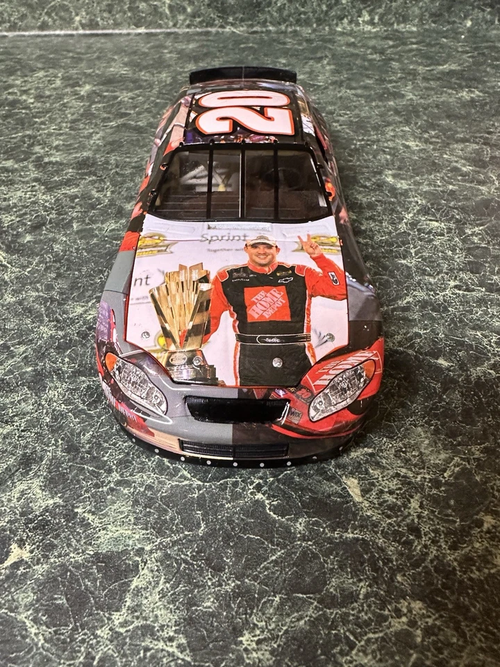 Tony Stewart #20 Milestones 2x Nascar Champion 2005 1/24 Nascar Diecast - Image 4 of 4