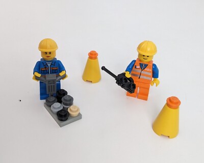 LEGO Minifigure Construction Scene. 2 Minifigures with Accessories