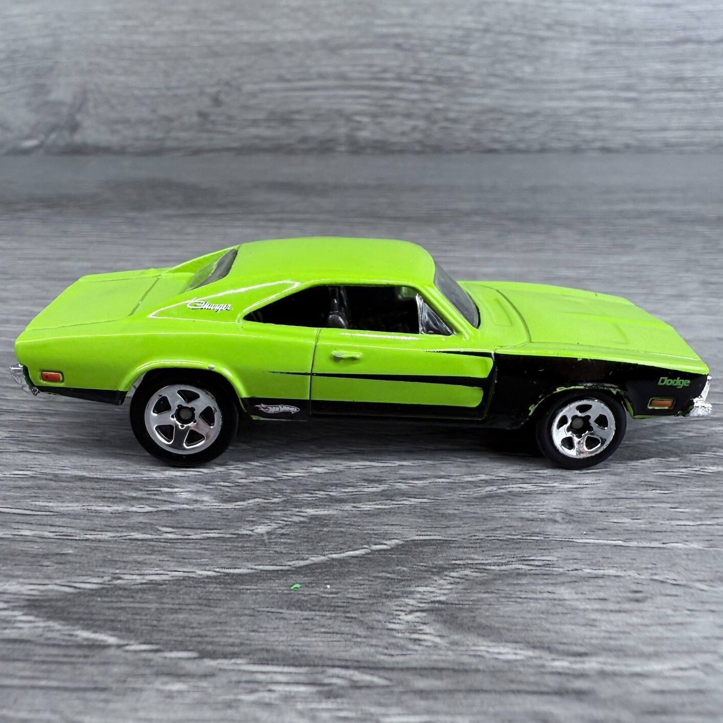 Hot Wheels Mattel Race Car '69 Dodge Charger 2004 Lime Green Loose