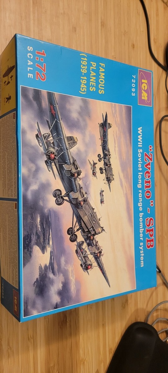ICM Zveno - SPB WWII Soviet Long Range Bomber - 1:72 Scale