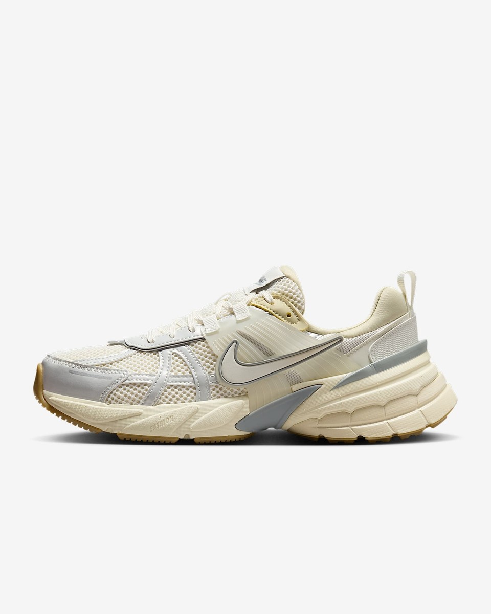 ◆正規品◆NIKE V2K RUN SAIL LIGHT SMOKE GREY(W)◆関税込◆ FD0736-108 Nike V2K Run Sail Light Khaki Light Smoke Grey