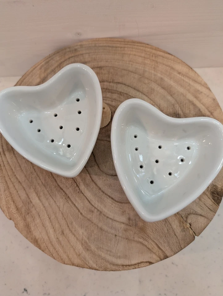 Coladores de molde de queso blanco APILCO de porcelana en forma de corazón - Hecho en Francia Foto 3 de 4