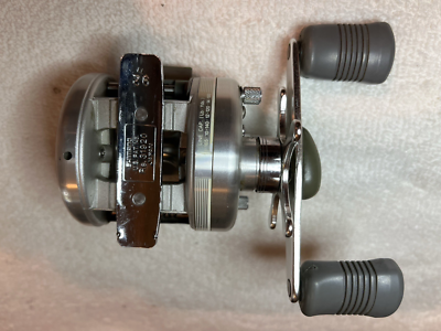 Vintage 1992 Shimano Silver Calcutta 100 Baitcasting Fishing Reel