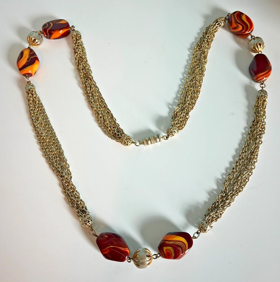 Collar vintage de cadenas en tono dorado con piedras de jaspe mookaí 30" Foto 2 de 4