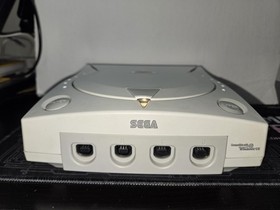 Sega Dreamcast Console HKT-3020 For Parts Or Repair Does Not Read Discs